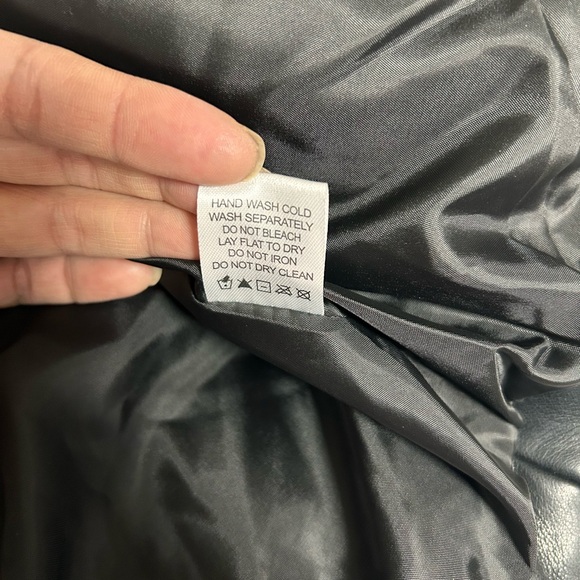 Superdown Sanja Faux Leather Jacket Black Medium Cropped Bomber Zip Up Women’s - Picture 16 of 16